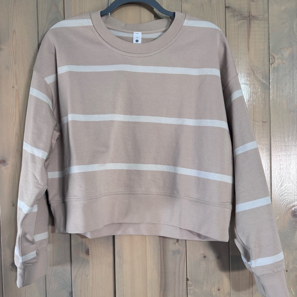 Lululemon stripped long sleeve cropped sweatshirt